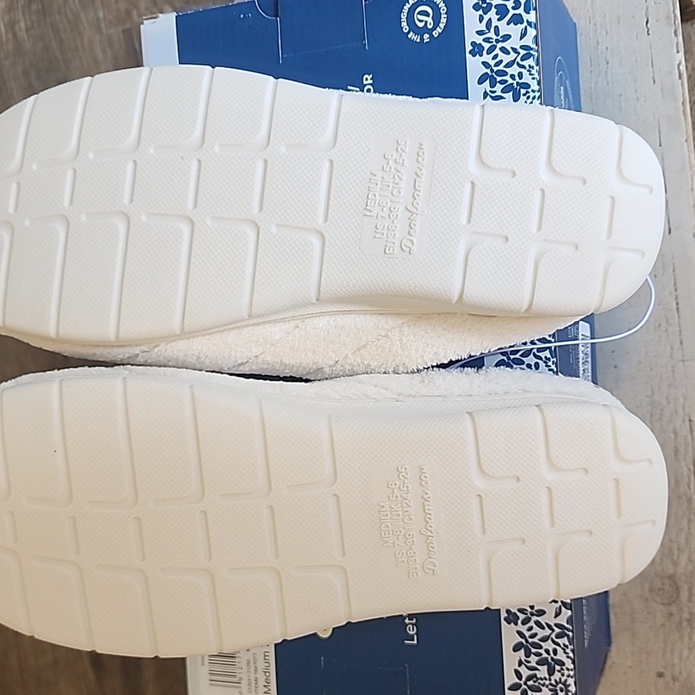 DEARFOAMS WOMAN'S SLIPPERS - Picture 4 of 11